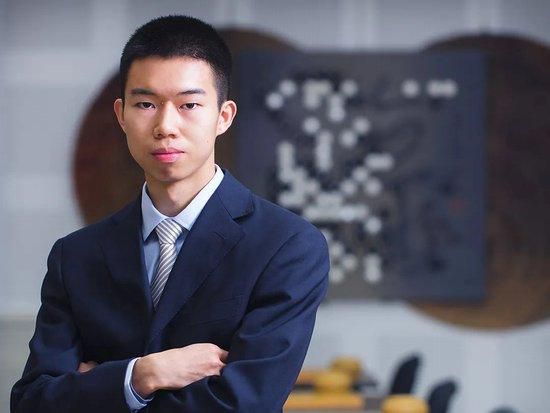 顾言正脱口道：我们这段时间都在燕京，哪里都没去过。